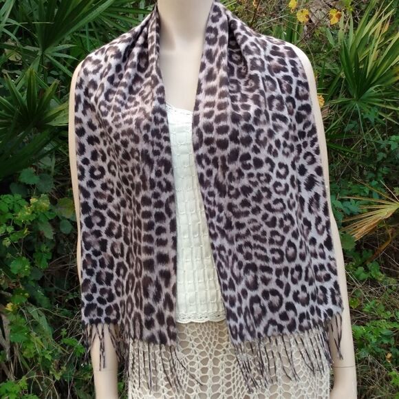 NWOT PRESTON & YORK Leopard Print 100% Acrylic Scarf Wrap with Fringe - Picture 8 of 13